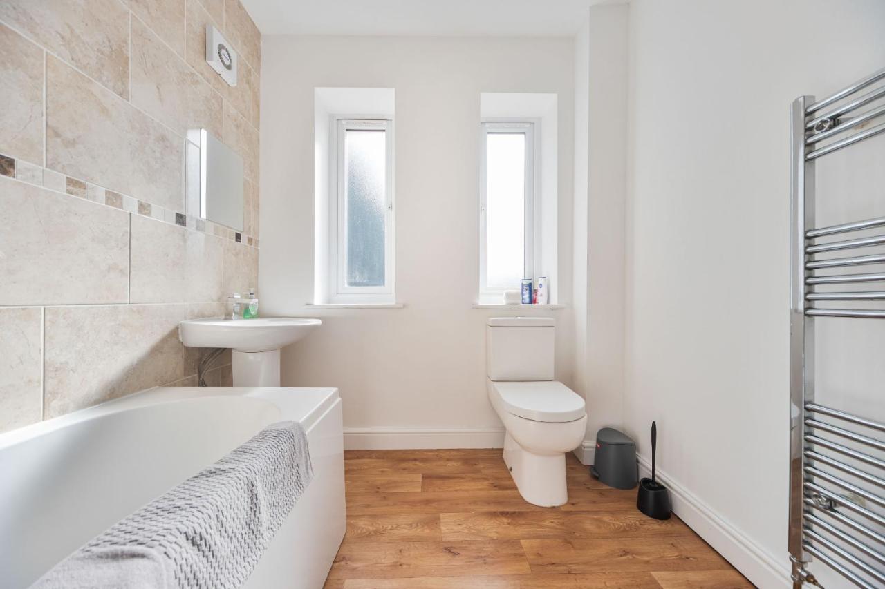 Exclusive House For Contractors And Families Villa Bradford  Buitenkant foto